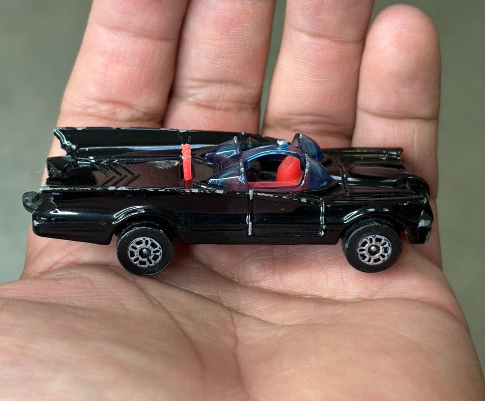 1976 Corgi Juniors DC Comics Batmobile Black with Red Interior 1:64